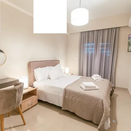 Designer 100sqm, Wood & Marble , 5min To Sea Appartamento