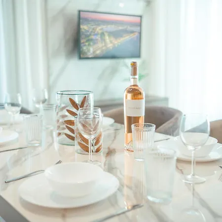 Designer 100sqm, Wood & Marble , 5min To Sea Appartamento Platánion