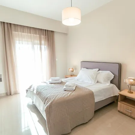 Designer 100sqm, Wood & Marble , 5min To Sea *