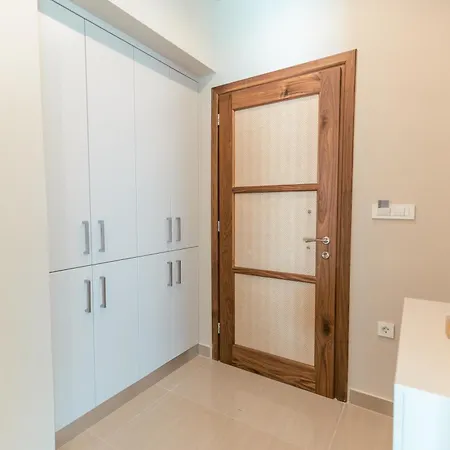 Designer 100sqm, Wood & Marble , 5min To Sea * Platánion
