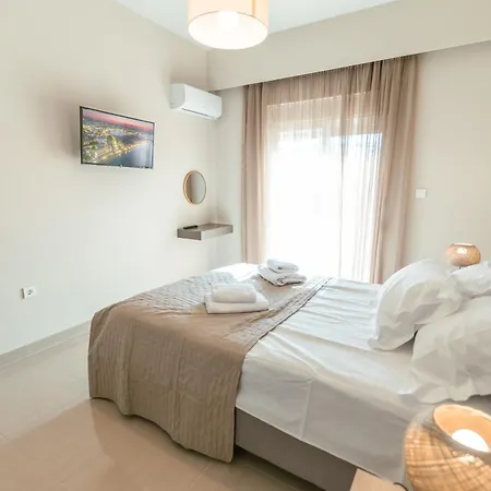 Designer 100sqm, Wood & Marble , 5min To Sea Apartment Platanion