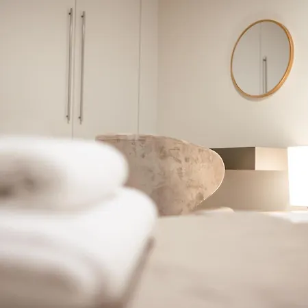 Designer 100sqm, Wood & Marble , 5min To Sea * Platanion