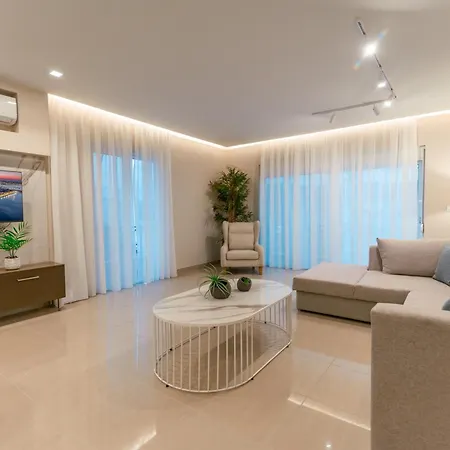Designer 100sqm, Wood & Marble , 5min To Sea Apartment Platanion
