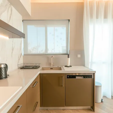 Apartment Designer 100sqm, Wood & Marble , 5min To Sea