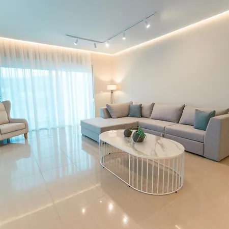 Apartment Designer 100sqm, Wood & Marble , 5min To Sea