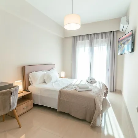 Apartment Designer 100sqm, Wood & Marble , 5min To Sea *